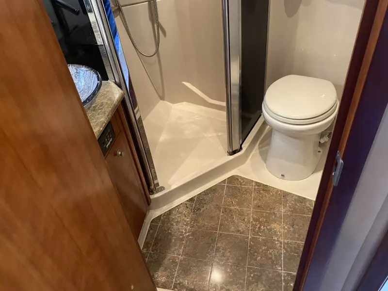 2009 Cruisers Yachts 447