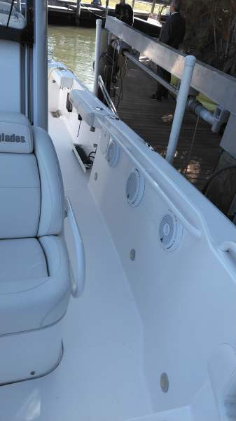 29' 2016 Everglades 290 CC