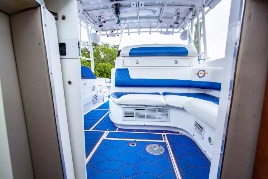 2005 Fountain 38 LX 61