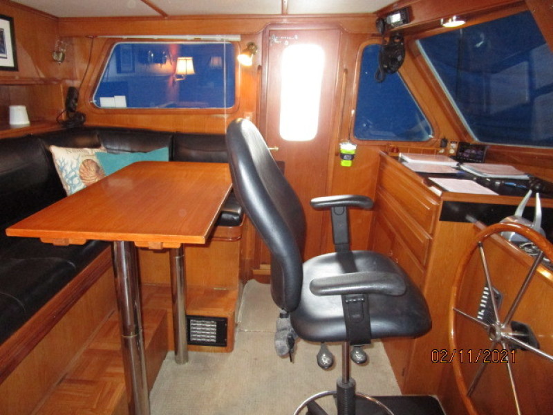 49' DeFever pilothouse port