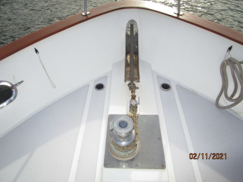 49' DeFever anchor windlass
