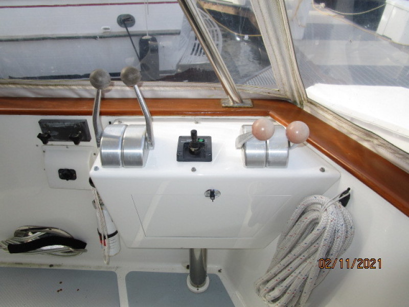 49' DeFever aftdeck control station
