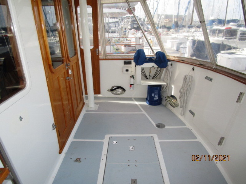 49' DeFever aftdeck starboard