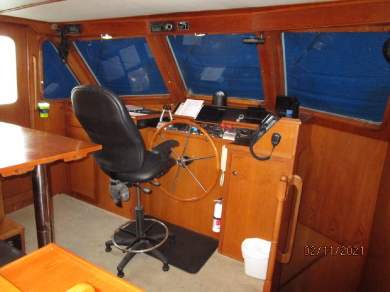 49' DeFever pilothouse