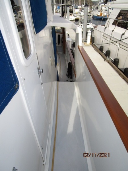 49' DeFever port side deck1