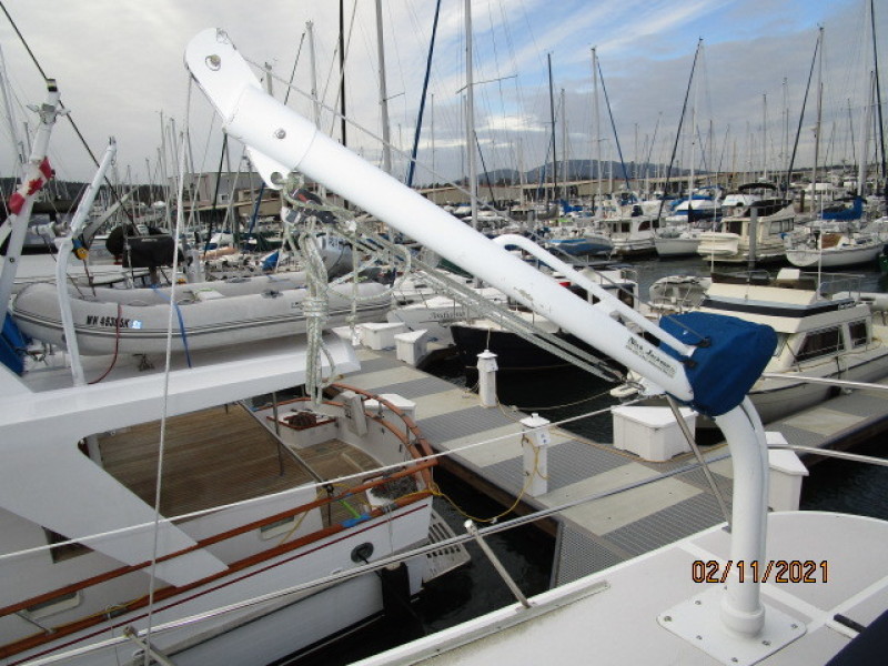 49' DeFever tender davit