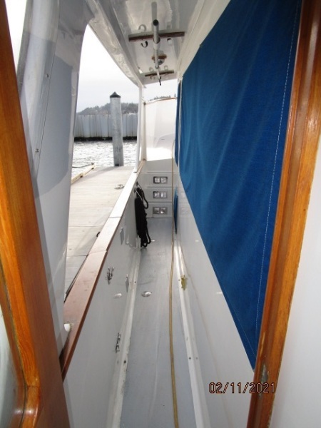 49' DeFever port side deck2