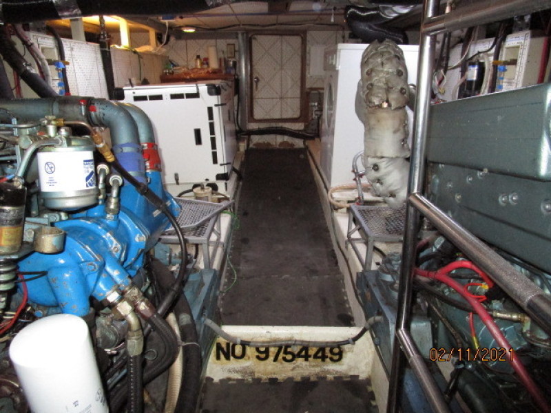 49' DeFever engine room aft