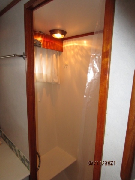 49' DeFever master stateroom shower