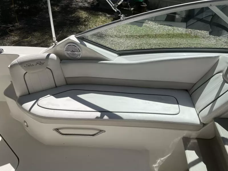 2011 Sea Ray 240 Sundancer