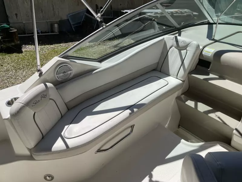 2011 Sea Ray 240 Sundancer