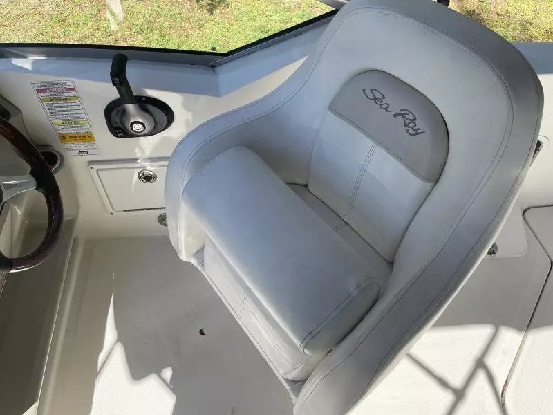 2011 Sea Ray 240 Sundancer