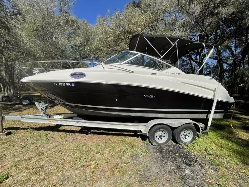 2011 Sea Ray 240 Sundancer