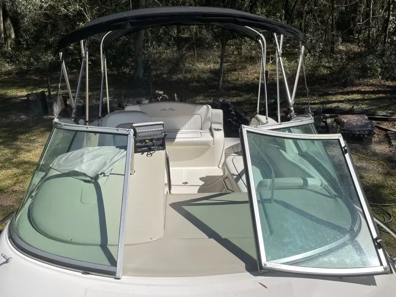 2011 Sea Ray 240 Sundancer
