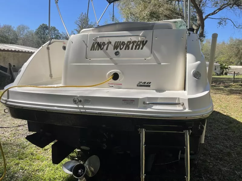 2011 Sea Ray 240 Sundancer
