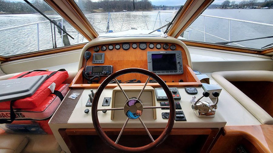 2006 Navigator 5300 Extended Deckhouse