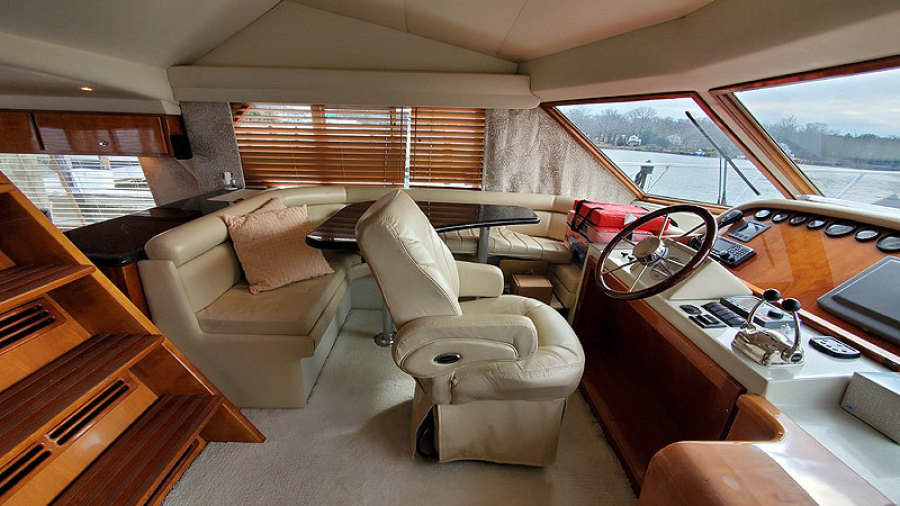 2006 Navigator 5300 Extended Deckhouse