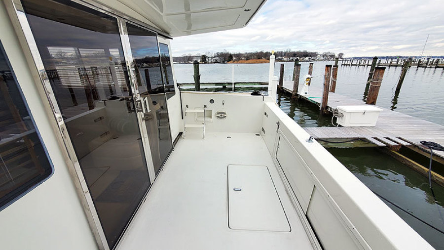 2006 Navigator 5300 Extended Deckhouse