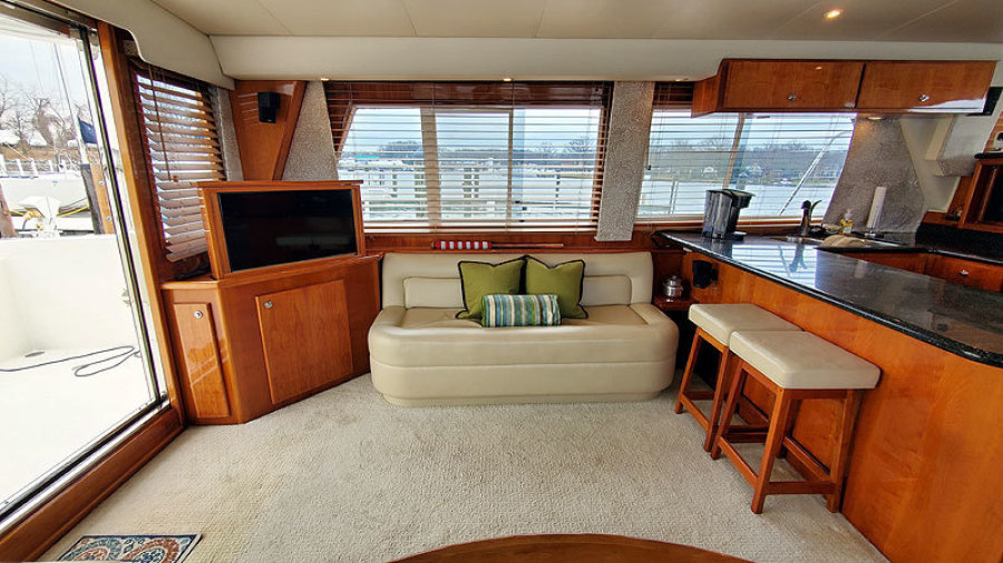 2006 Navigator 5300 Extended Deckhouse