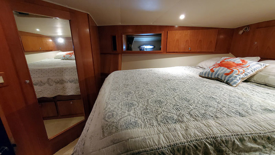 2006 Navigator 5300 Extended Deckhouse