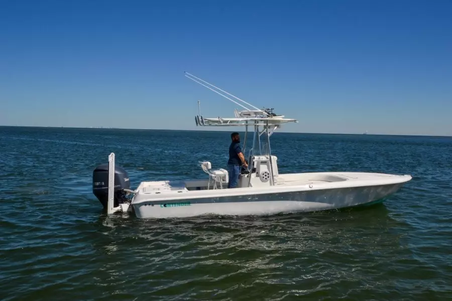 2015 Contender 25 Bay