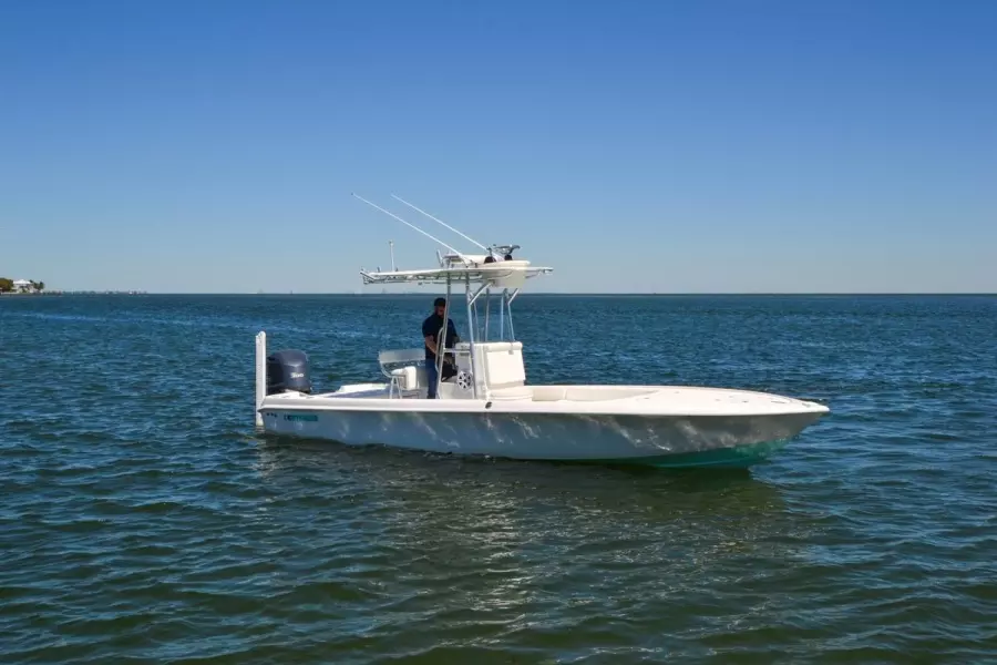 2015 Contender 25 Bay