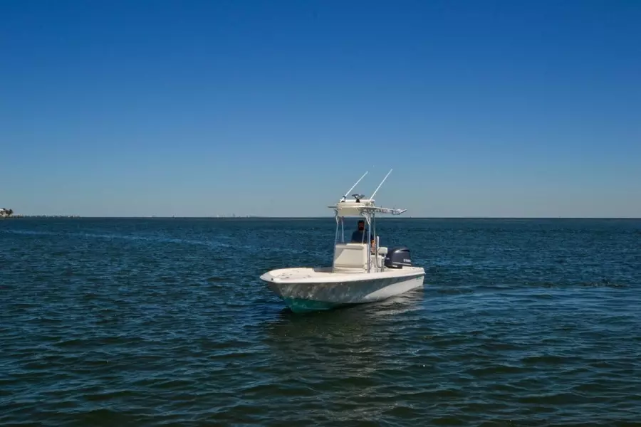 2015 Contender 25 Bay