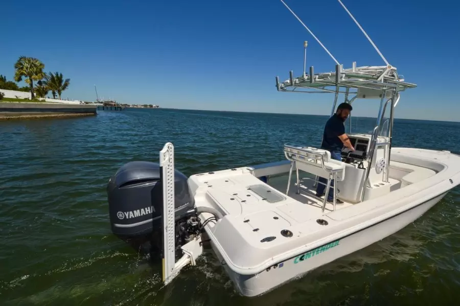 2015 Contender 25 Bay