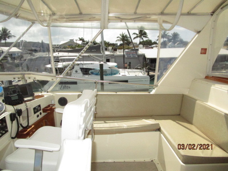 48' Hatteras flybridge starboard