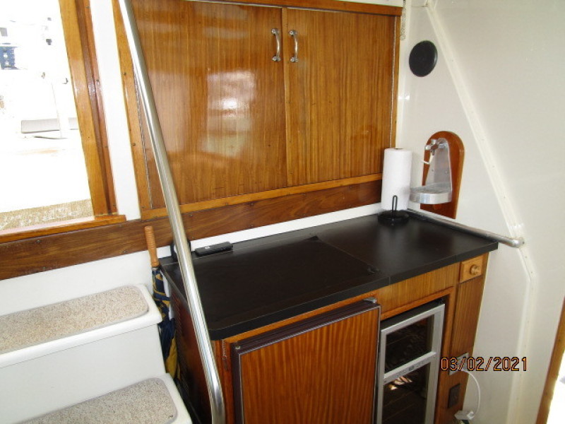 48' Hatteras sundeck bar
