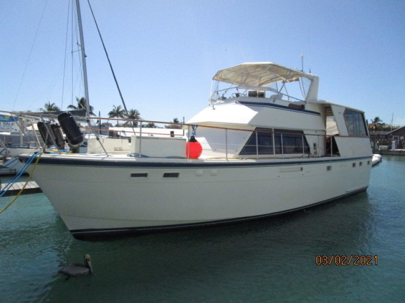 48' Hatteras port forward profile1