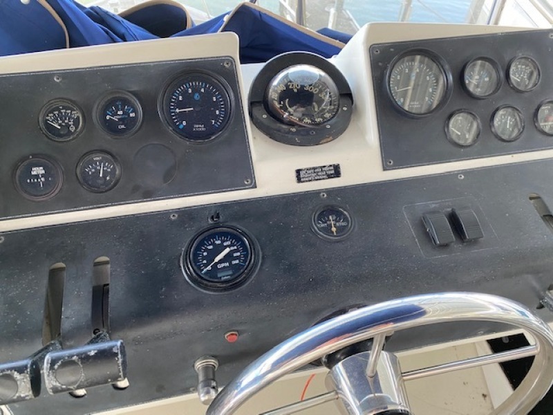 1994 Carver 300 Aft Cabin