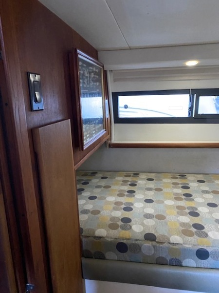 1994 Carver 300 Aft Cabin