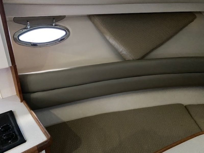 1994 Carver 300 Aft Cabin