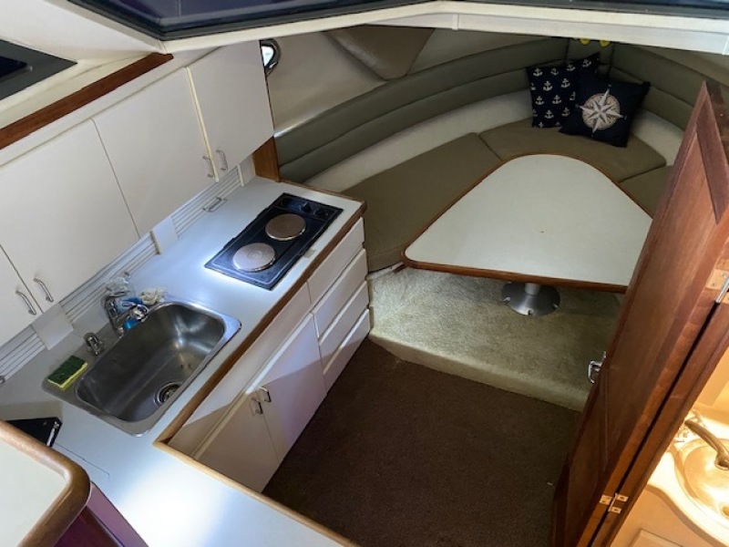 1994 Carver 300 Aft Cabin
