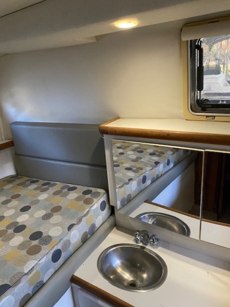1994 Carver 300 Aft Cabin
