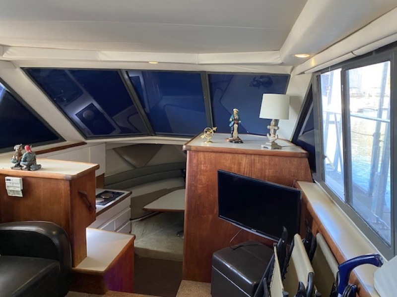 1994 Carver 300 Aft Cabin