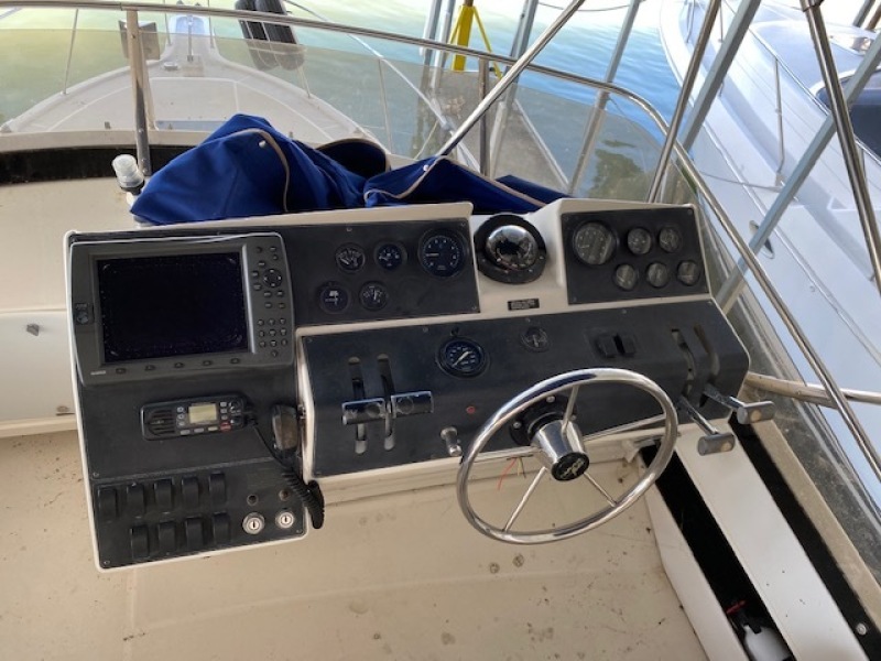 1994 Carver 300 Aft Cabin