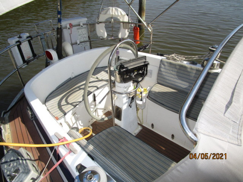 47' Swan cockpit aft