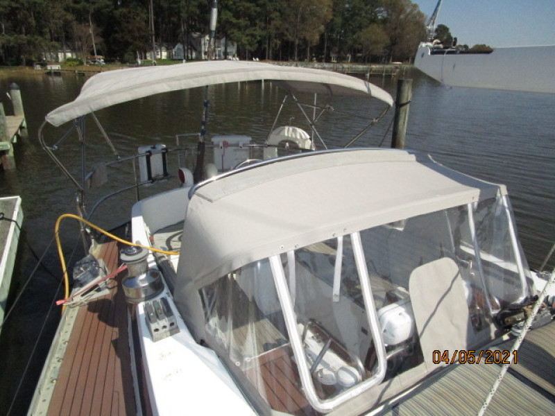 47' Swan bimini-dodger2