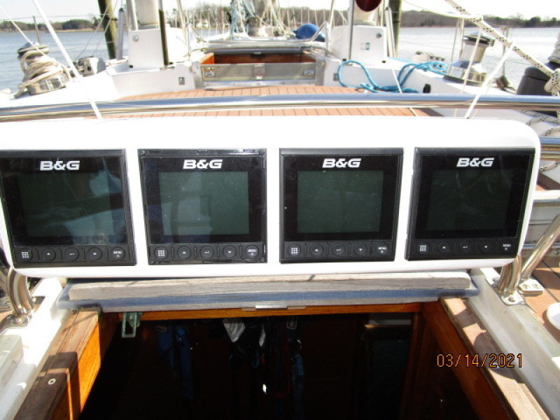 47' Swan cockpit electronics