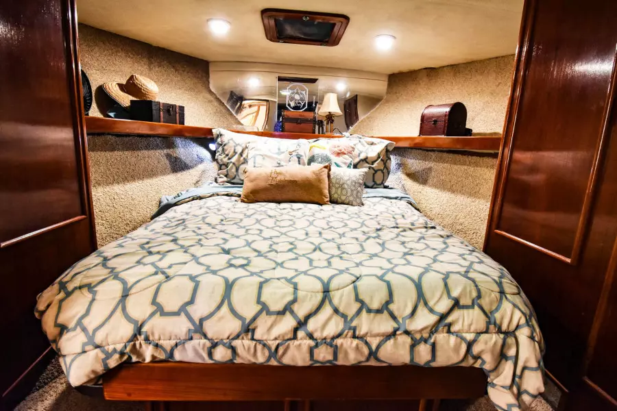  V Berth Master Queen Bed