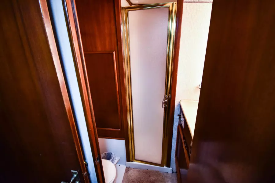 Starboard Twin Room Head