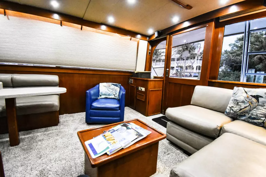  Salon View From Port