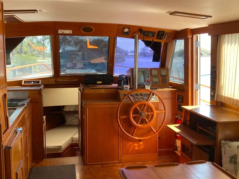 1985 Grand Banks 