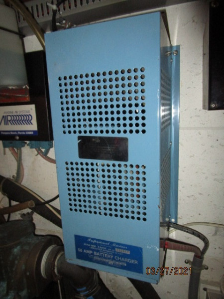 39' Ocean Alexander battery charger