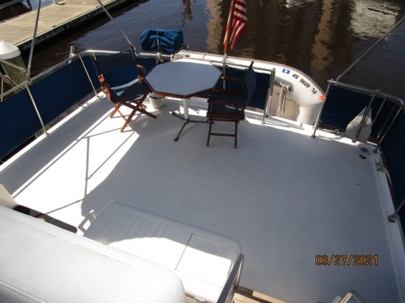 39' Ocean Alexander sundeck