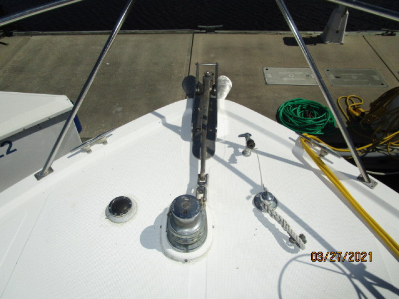 39' Ocean Alexander anchor windlass