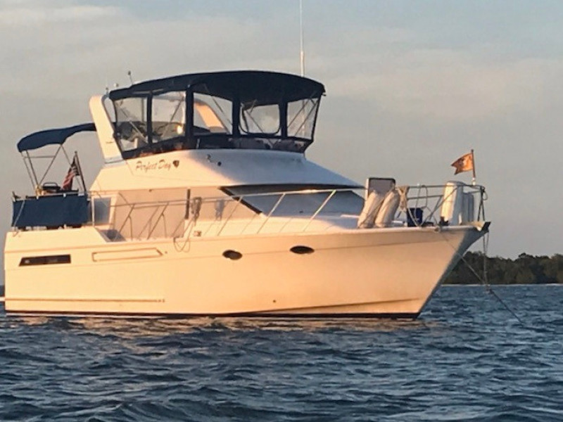 39' Ocean Alexander starboard forward profile1