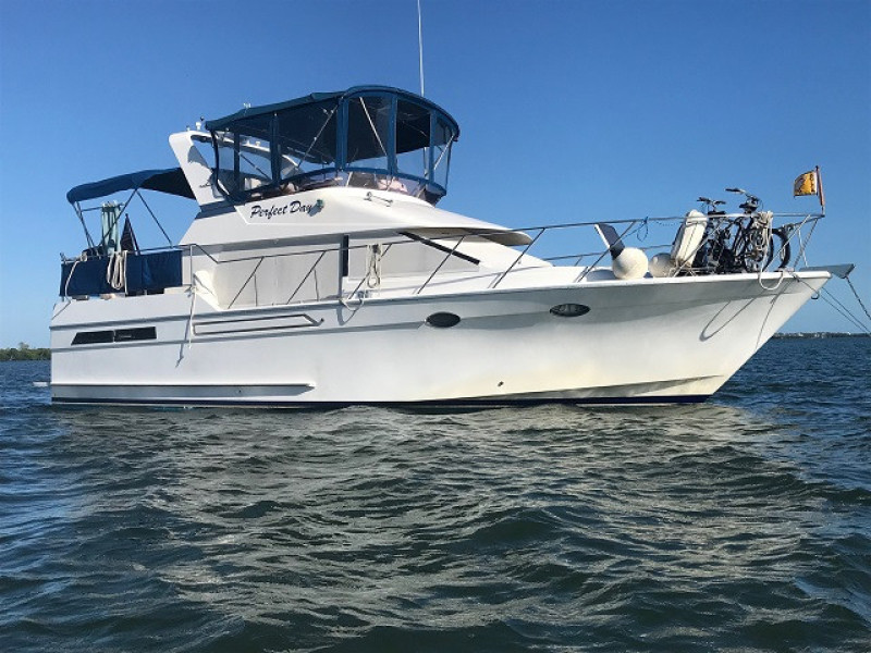 39' Ocean Alexander starboard profile1